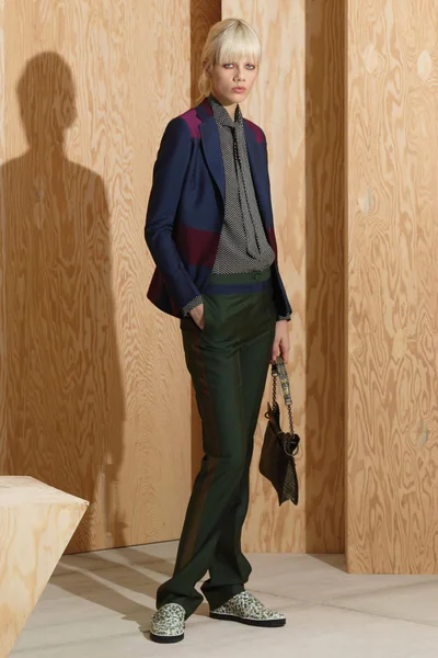 Look 18